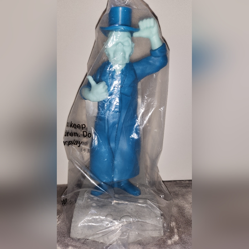 Disney Haunted Mansion 50th Anniversary Hitchhiking Ghost Ezra Light up Glow Sip
